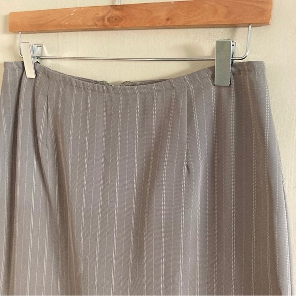 HALSTON vintage green 2-piece skirt and suede vest suit set - Picture 3 of 12